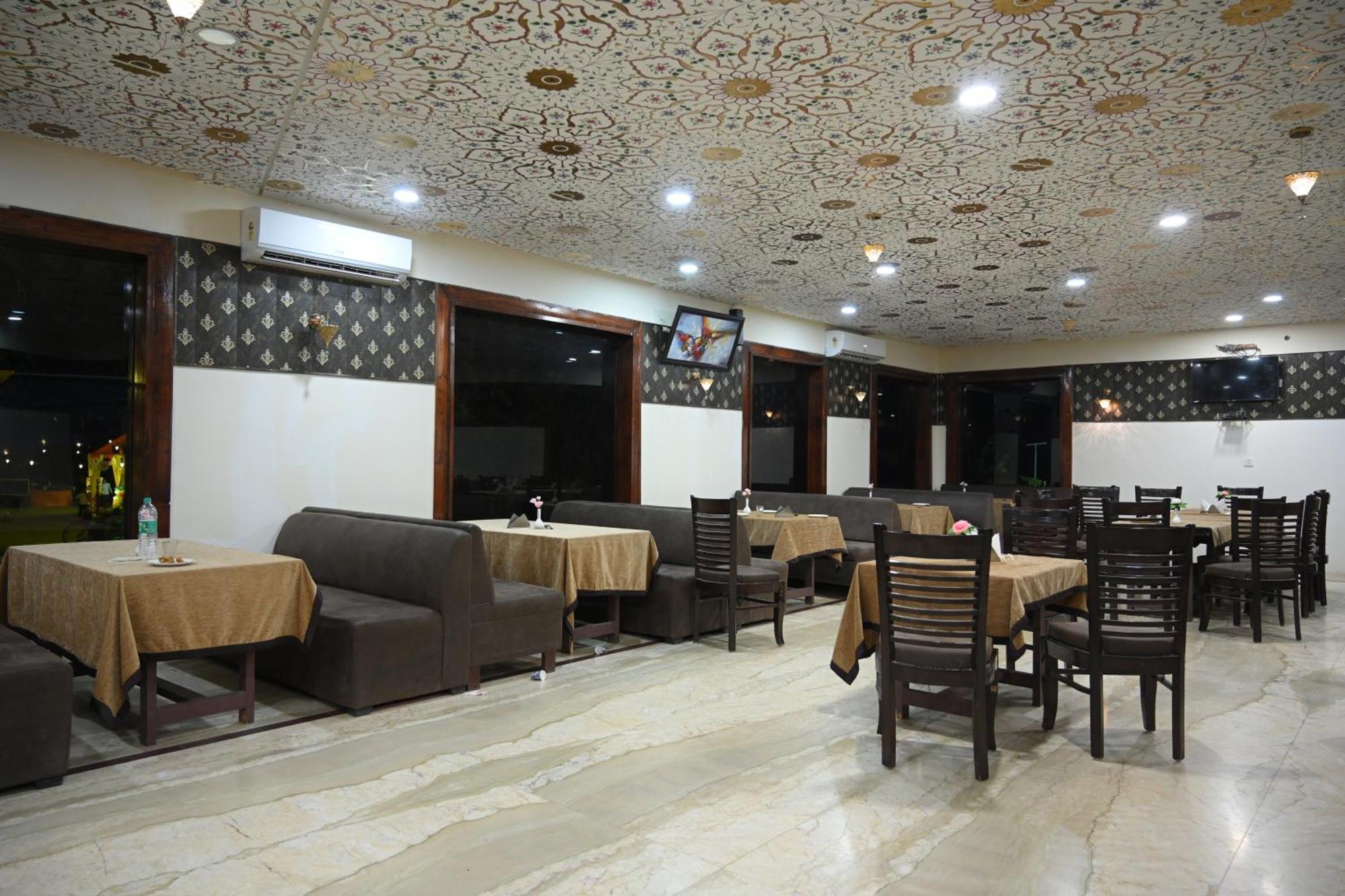 Orchha Club And Resort - Ocr Exteriér fotografie