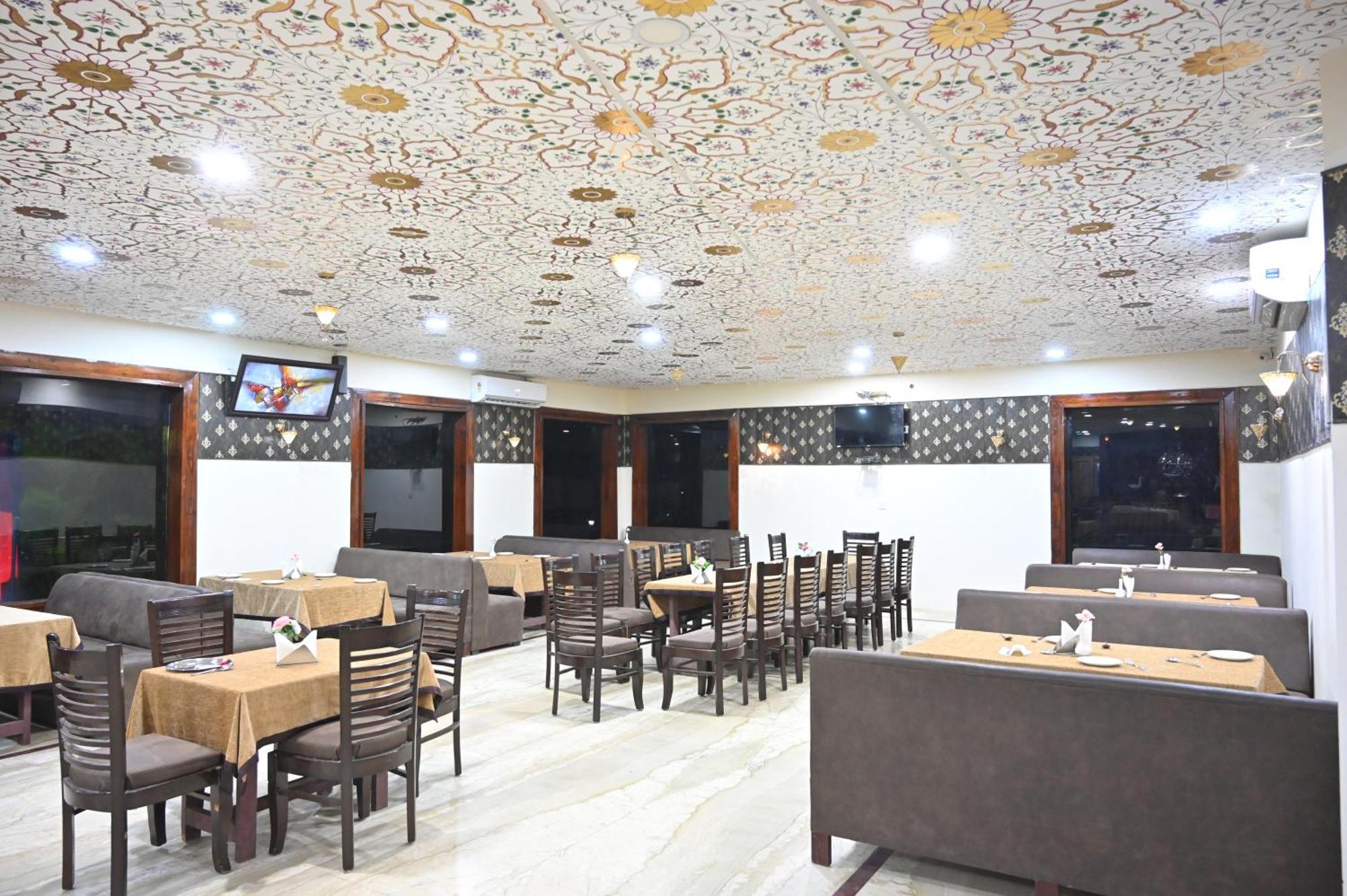 Orchha Club And Resort - Ocr Exteriér fotografie